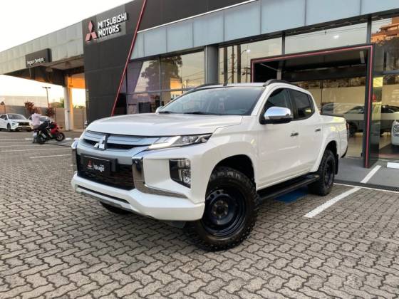 MITSUBISHI L200 TRITON 2.4 16V TURBO DIESEL SPORT HPE CD 4P 4X4 AUTOMÁTICO